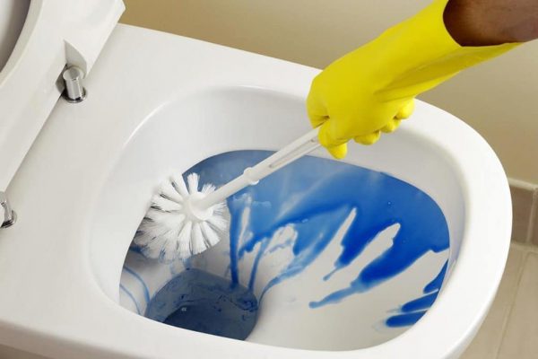 C&aacute;ch xử l&yacute; bồn cầu bị tr&agrave;o ngược