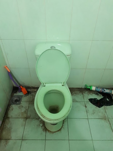 Xử l&yacute; trảo ngược bồn cầu