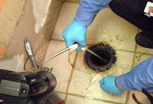 Những dụng cụ th&ocirc;ng tắc tho&aacute;t s&agrave;n nh&agrave; vệ sinh hiệu quả, cống bị nghẹt