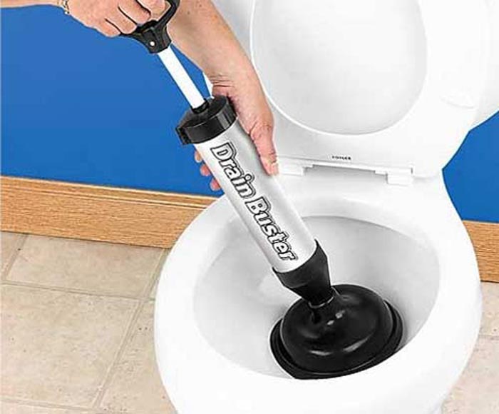 C&aacute;ch sử dụng bơm thụt th&ocirc;ng tắc bồn cầu