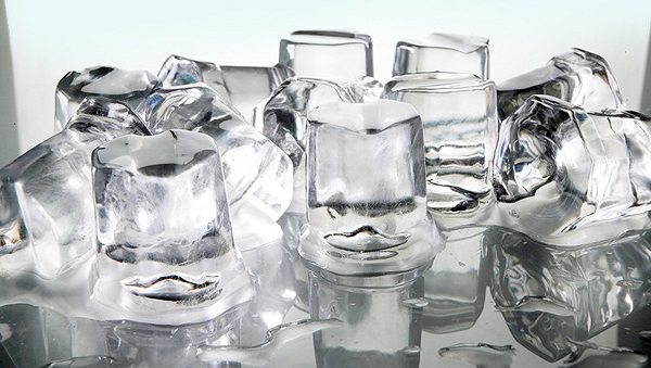 Th&ocirc;ng tắc cống bằng đ&aacute; lạnh