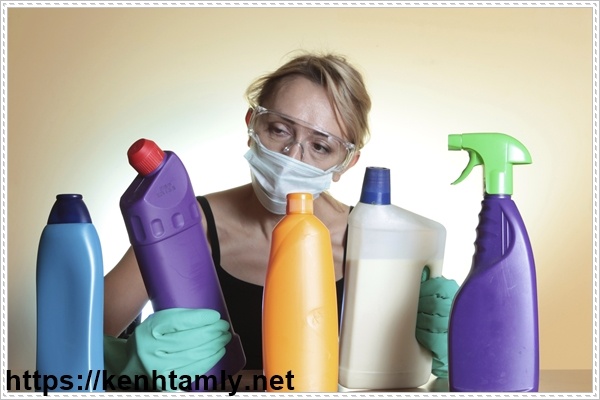 sử dụng bột vi sinh th&ocirc;ng bồn cầu