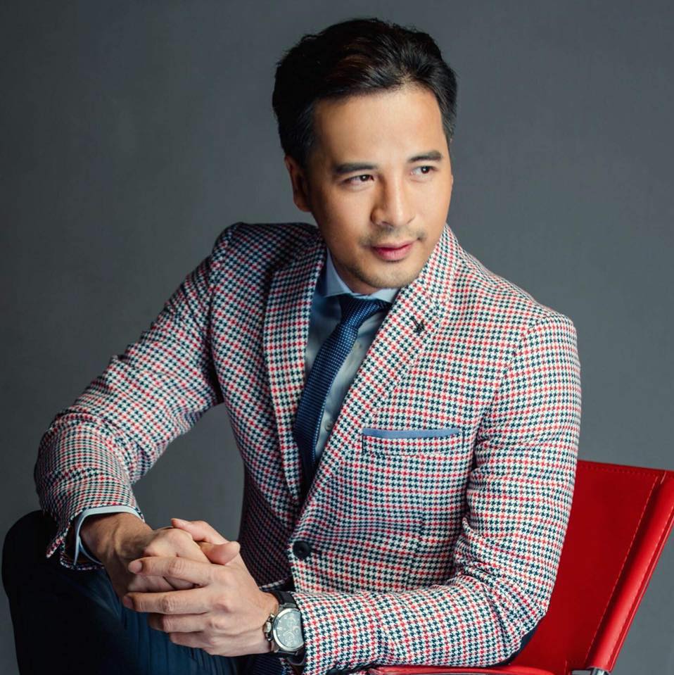người mẫu đo&agrave;n thanh t&igrave;a