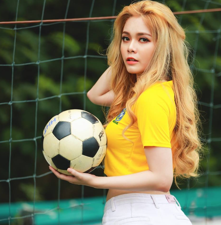 Cao Diệp Anh tham gia n&oacute;ng c&ugrave;ng world cup