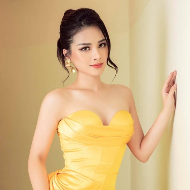 ca sĩ Dương Ho&agrave;ng Yến