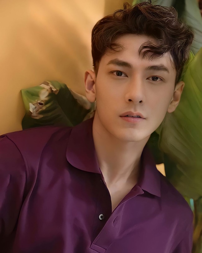 Bằng đại học của Isaac