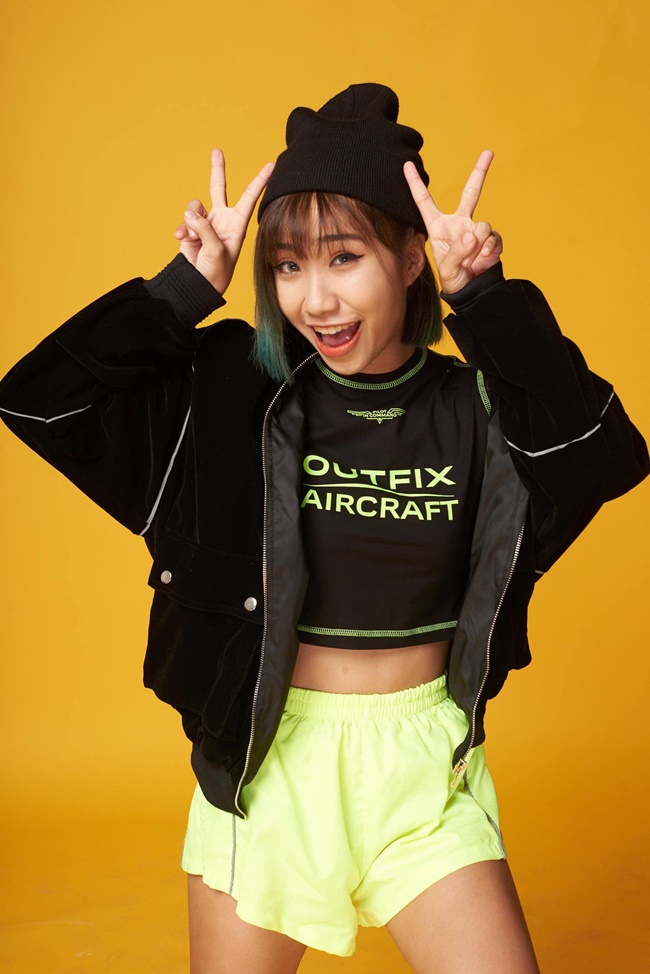 Cô nàng thường xuyên coslay trên stream