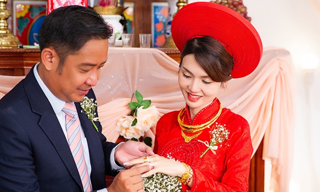 đình hiếu và dàn sao cổng mặt trời
