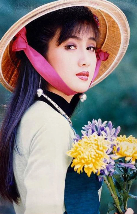 Hiền Mai nhan sắc kh&ocirc;ng đổi theo thời gian