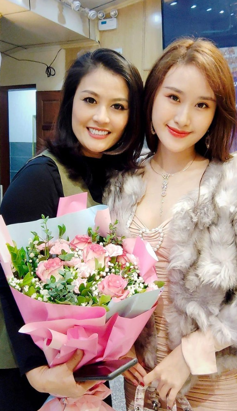 Con g&aacute;i của diễn vi&ecirc;n Hoa Th&uacute;y