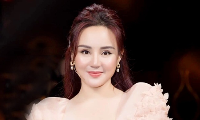 Ca sĩ Vy Oanh