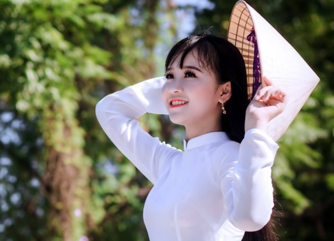Ca sĩ Kim Chi với ngọng h&aacute;t ngọt ng&agrave;o