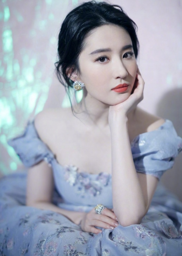 Tiểu sử Lưu Diệc Phi