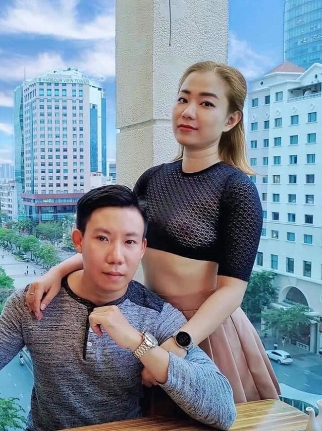 Lý Bích Châu đi xem phim.