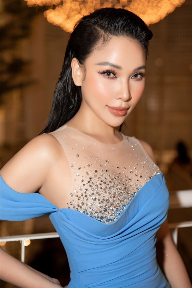 Người mẫu Quỳnh Thư lộ clip ảnh nóng