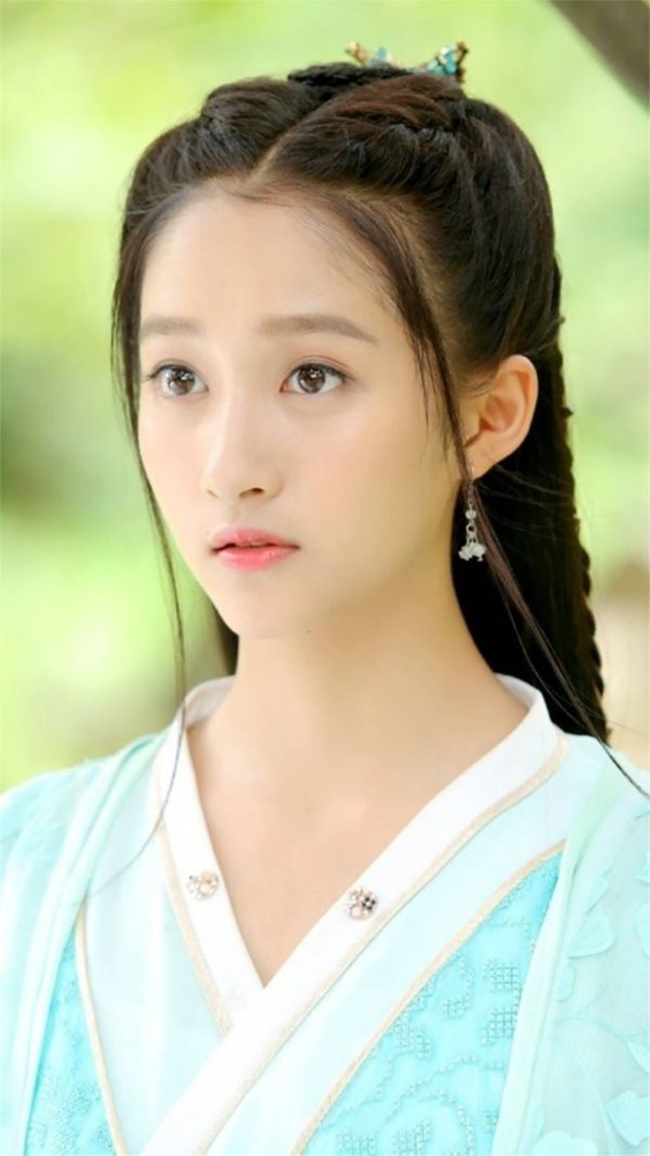Tiểu sử Quan Hiểu Đồng