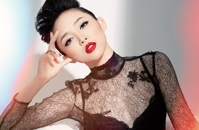 Ca sĩ T&oacute;c Ti&ecirc;n