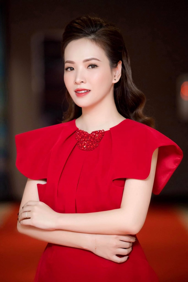 Tiểu sử Đan L&ecirc;