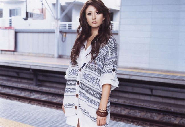 ca sĩ Leah Dizon