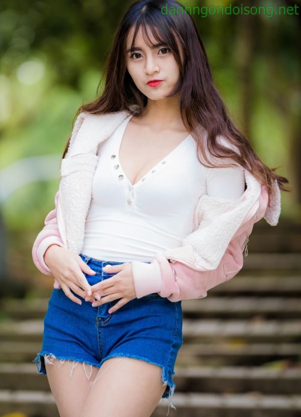 Top ảnh g&aacute;i xinh đeo mắt k&iacute;nh dễ thương