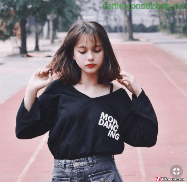 Ảnh g&aacute;i xinh t&oacute;c ngang vai 2k9