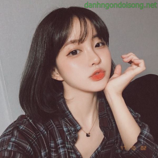 Ảnh g&aacute;i xinh t&oacute;c ngang vai 2k9