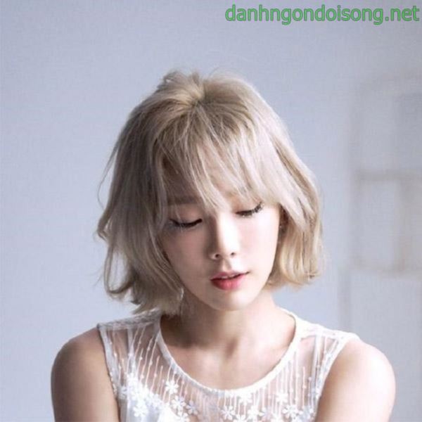 Ảnh g&aacute;i xinh t&oacute;c ngang vai 2k9