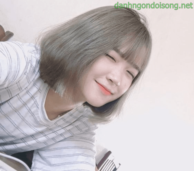 Ảnh g&aacute;i xinh t&oacute;c ngang vai 2k9