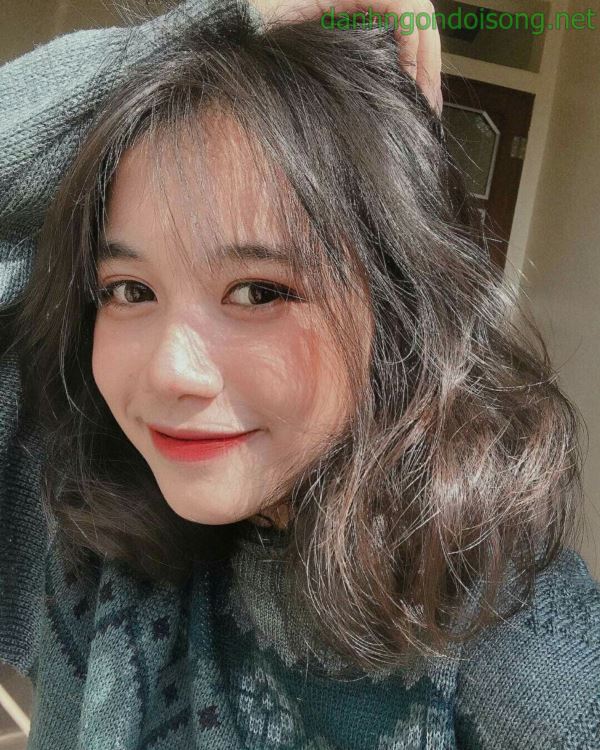 Ảnh g&aacute;i xinh t&oacute;c ngang vai 2k9