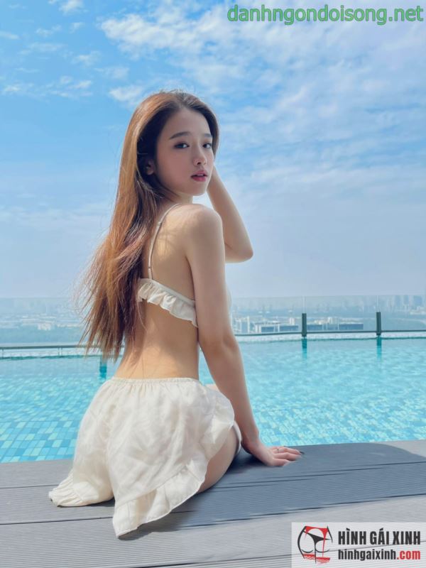 Ảnh g&aacute;i xinh t&oacute;c ngang vai 2k9