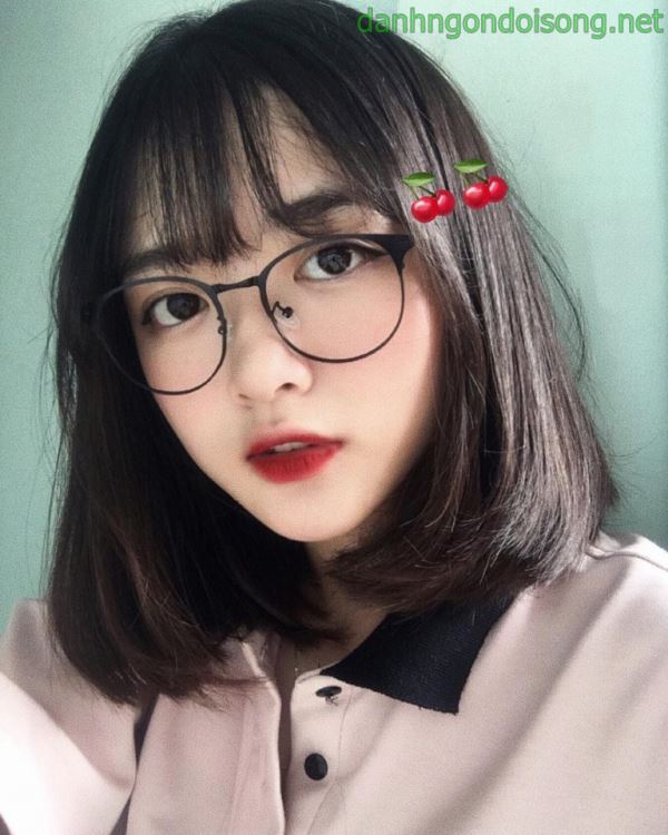 Ảnh g&aacute;i xinh t&oacute;c ngang vai 2k9