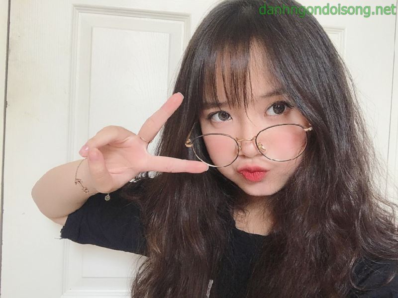 Ảnh g&aacute;i xinh t&oacute;c ngang vai 2k9