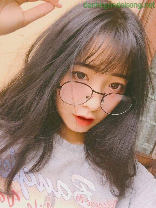 Ảnh g&aacute;i xinh t&oacute;c ngang vai 2k9