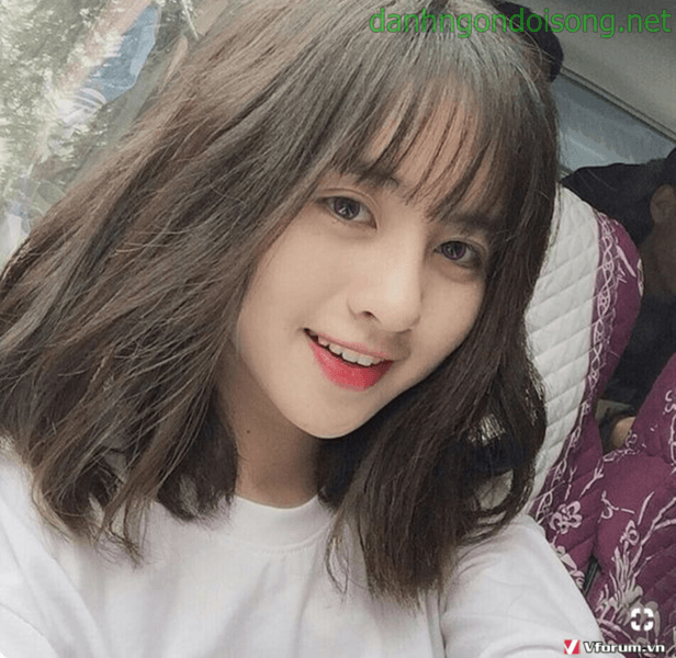 Ảnh g&aacute;i xinh t&oacute;c ngang vai 2k9