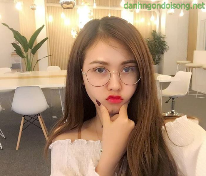 Ảnh g&aacute;i xinh t&oacute;c ngắn ngang vai 2k3