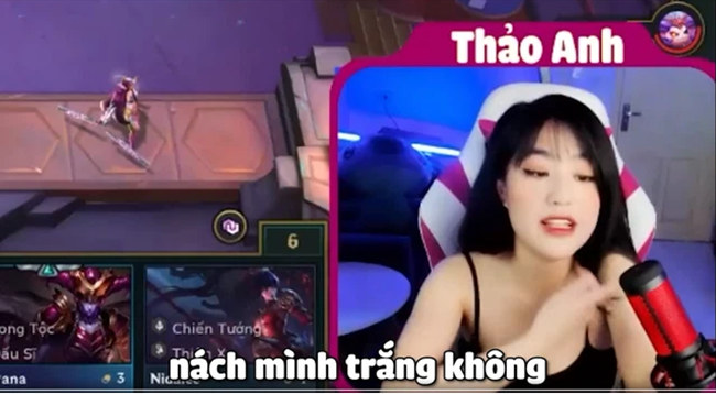 nữ streamer khoe v&ugrave;ng nhạy cảm tr&ecirc;n livestream 2