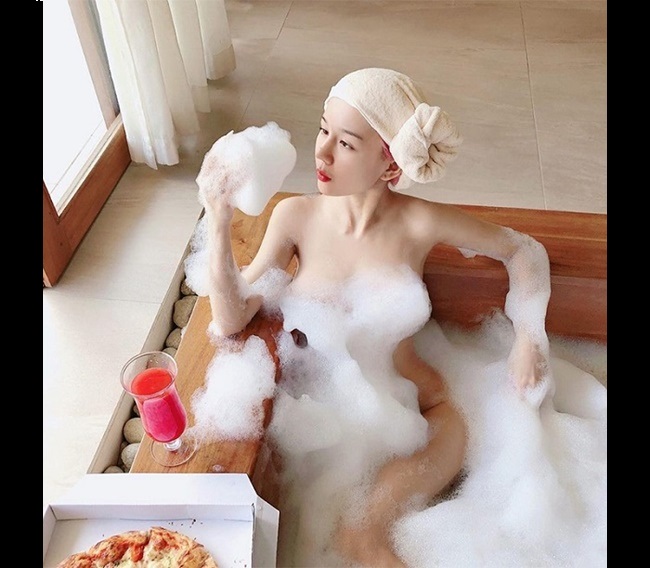 streamer thiên thy lộ ảnh nude 9