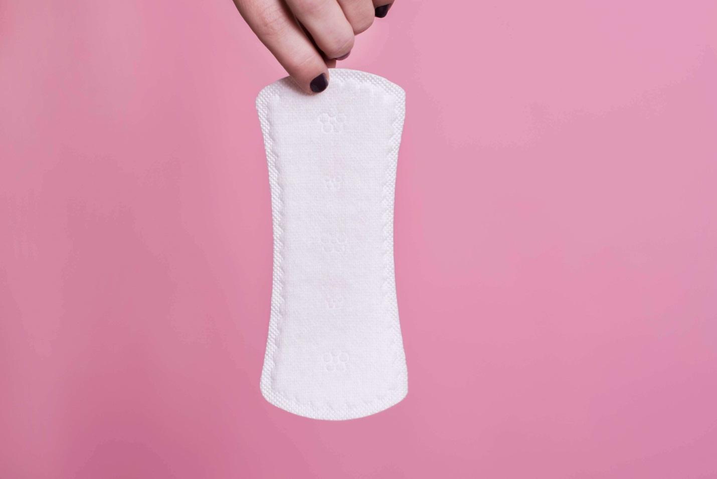 băng vệ sinh gây bồn cầu bị nghẹt