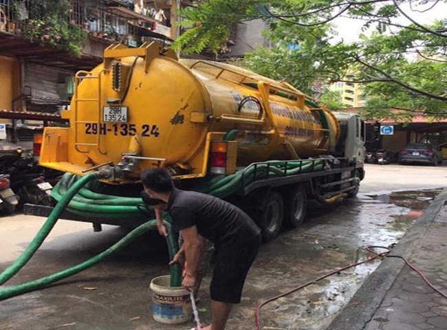 C&ocirc;ng ty r&uacute;t hầm cầu Quận 4